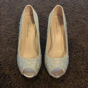 stunning gold heels!